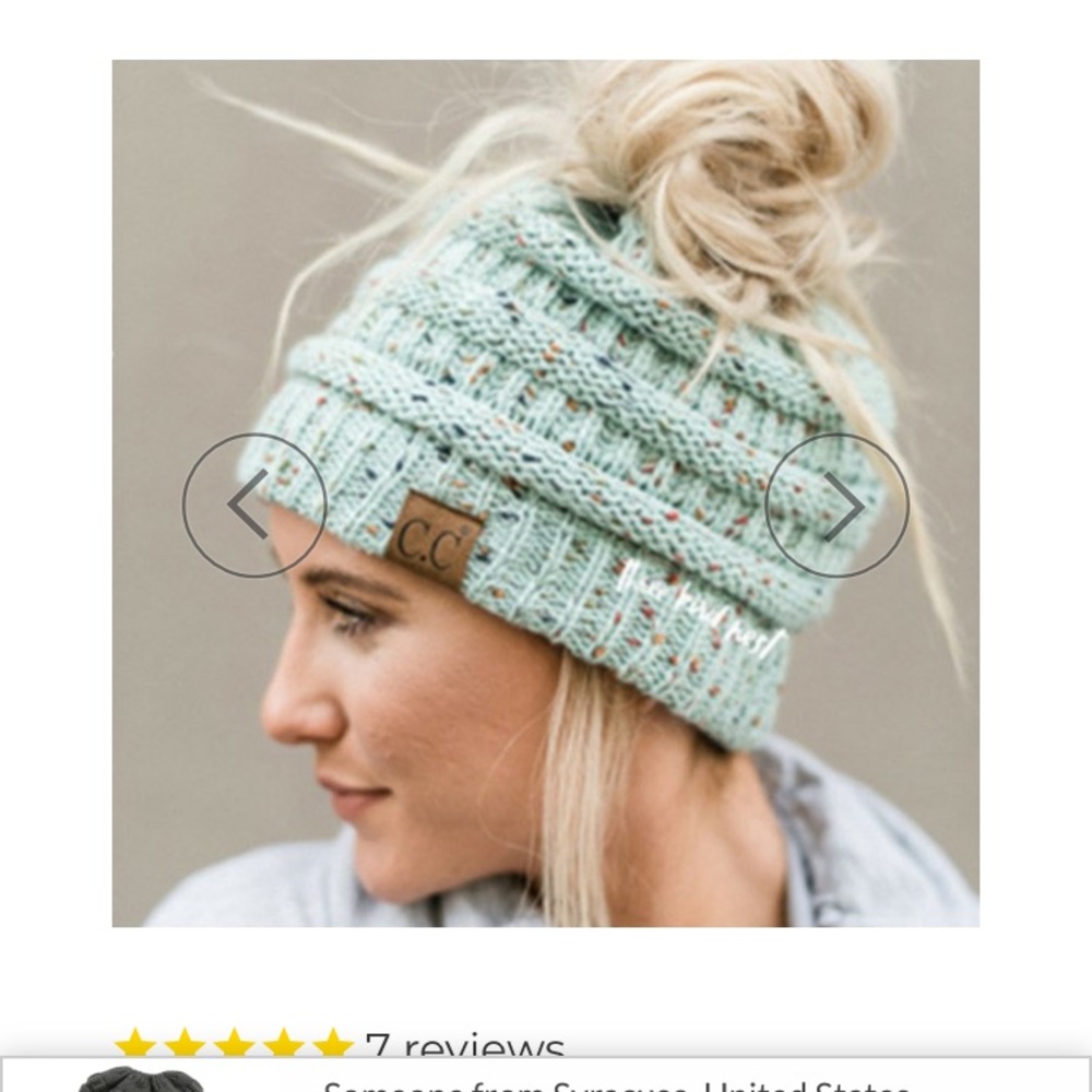New Beanie with hole for pony - Picture 3 of 4